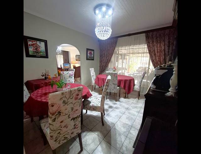 6 BEDROOM HOUSE FOR SALE IN MEYERTON CENTRAL